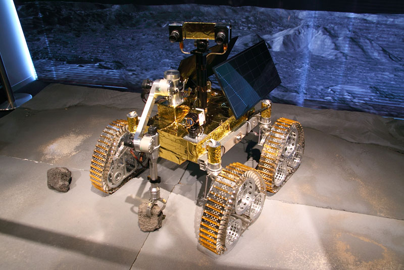 次の月探査プロジェクトで搭載予定の探査ロボット「月面ローバ」のテスト機