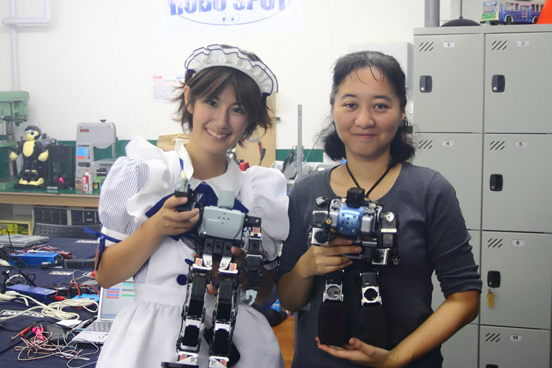 増田さん(写真左)とくままさんで女性チームを結成。増田さんはKHR-3HVで戦った