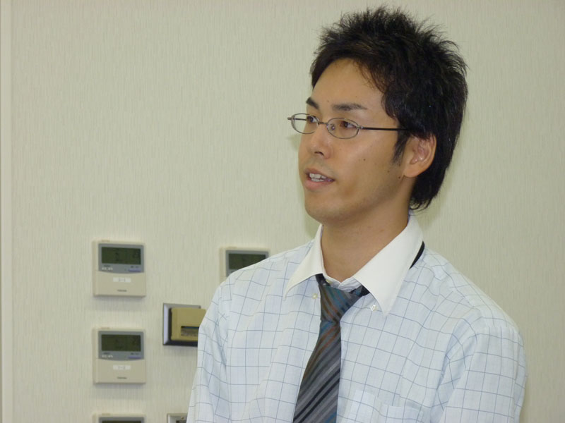 開発の経緯や概要について解説するヴイストンの開発責任者・今川拓郎氏