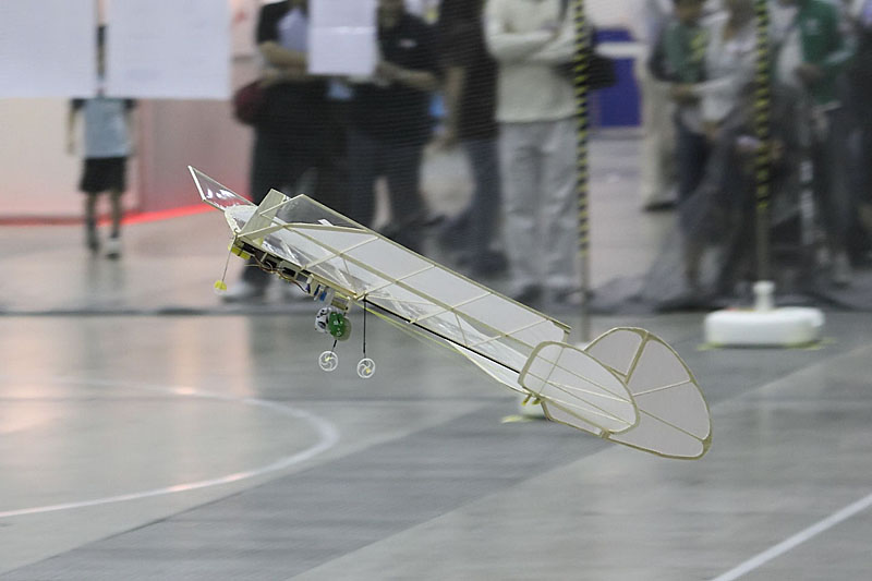 こちらは飛行機と凧を合わせたような雰囲気の秋田工業高等専門学校専攻科の「Mayfly4」