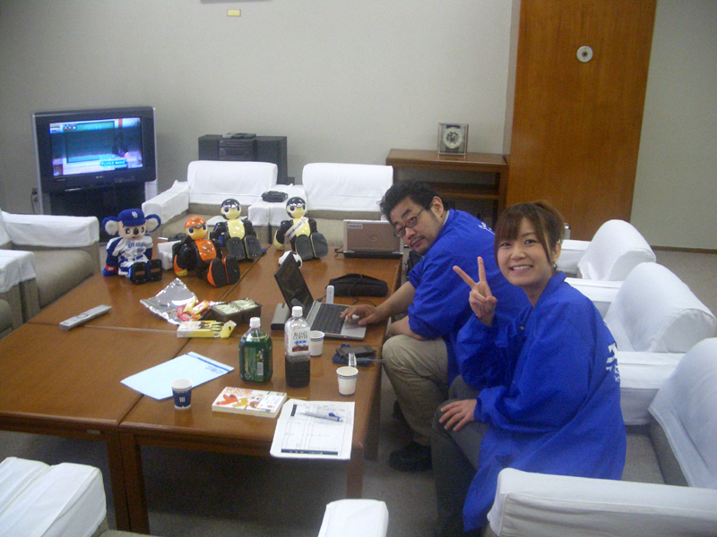 【写真3】CBC(中部日本放送)「花咲かタイムズ」控え室のキャラバン隊