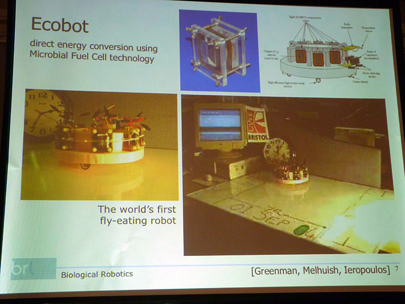 死んだハエで動く微生物燃料電池ロボット「Ecobot」
