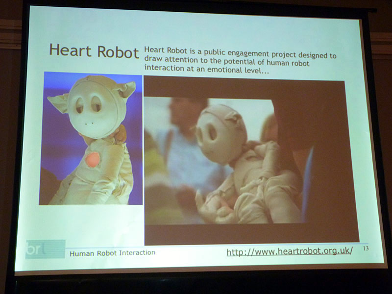 「Heart Robot」。人間とロボットの感情のインタラクションを研究する