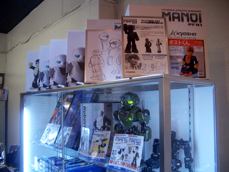 【写真3】店内に在庫されたMANOIシリーズ全11種