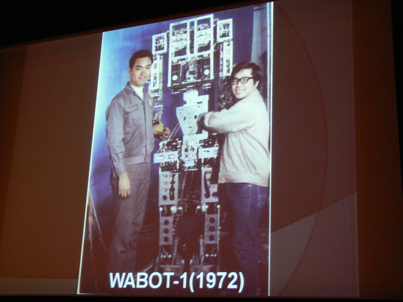 「WABOT-1」。右は30年以上前の水川氏