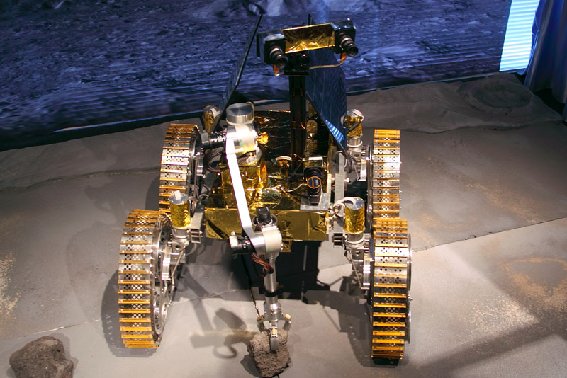 月面ローバのテスト機。SELENE-2に搭載されるものは、これより一回り大きくなる