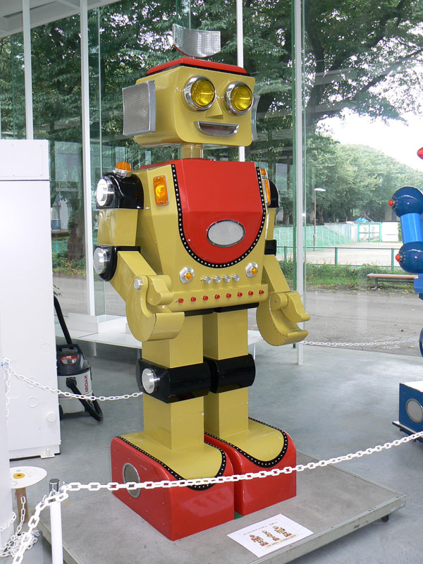 モデルロボット「五郎くん」。万博でお客さんたちに呼びかけてポーズをとったという