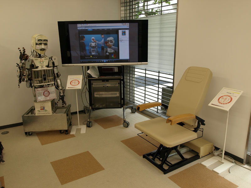 情動表出ヒューマノイドロボット「WE-4RII」も静展示で登場