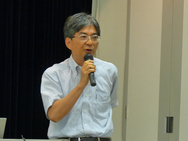 【写真15】慶応大学 理工学部 物理情報工学科の足立修一教授。e-nuvo WHEELのカリキュラムを監修している制御理論の専門家