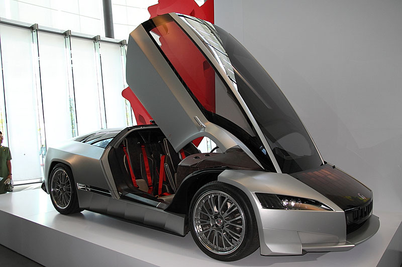 イタルデザイン・ジュジャーロのコンセプトカー「ジュジャーロ クアランタ」