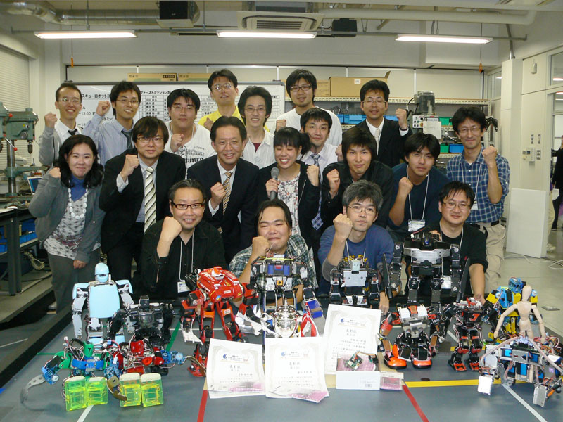 電通大杯「第1回ヒト型レスキューロボットコンテスト」参加者