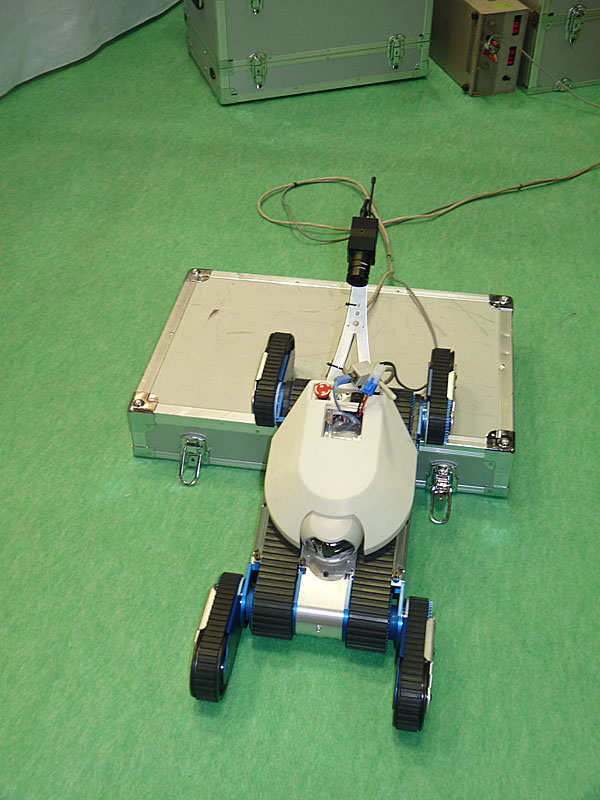 イクシスリサーチの床下点検用のロボット