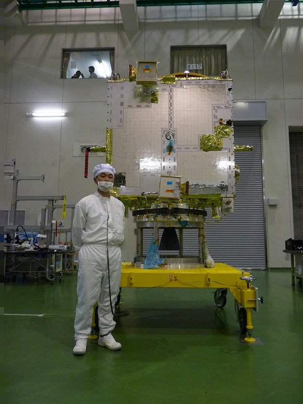 公開された金星探査機「あかつき」(PLANET-C)。本体サイズは210×145×105cm、重量は500kg程度